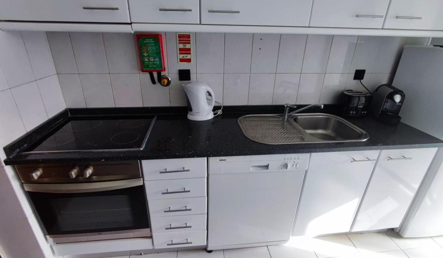 Guesthouse Metro Station Matosinhos  Ngoại thất bức ảnh